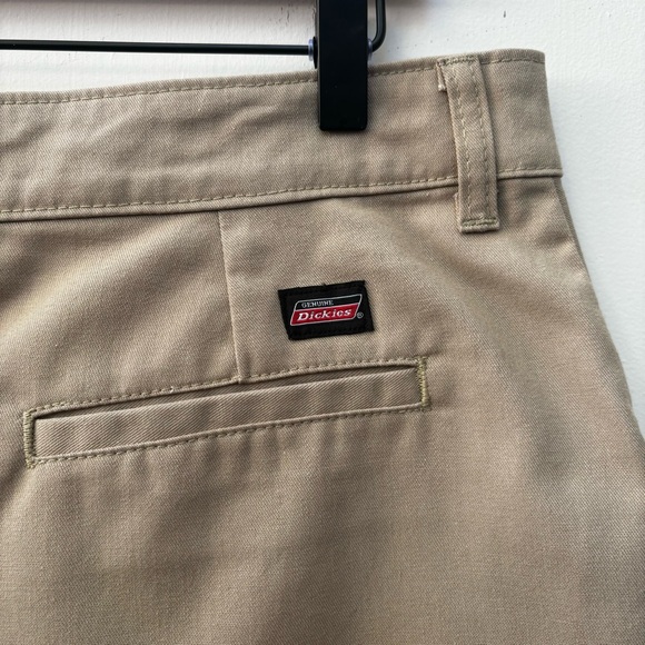 Vintage Genuine Dickies Women’s Khaki Mini Skirt Size 10 Minimalist Y2K - Picture 4 of 10